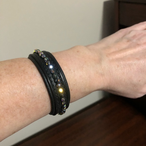 Swarovski beaded leather bracelet - Picture 2 of 4